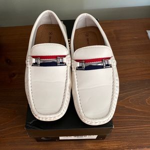 Bruno Marc White kids- boys Loafers: used . size 4Y